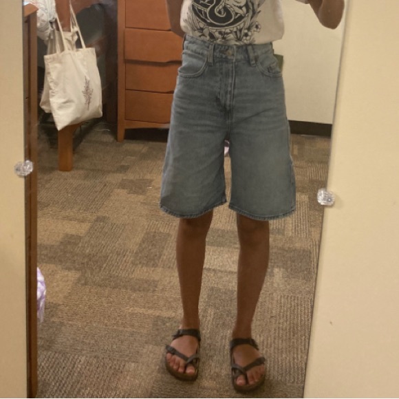 H&M 90s Vintage-Style High-Rise Bermuda Shorts - Picture 3 of 3